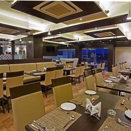 Отель Ravi Residency Morbi Экстерьер фото
