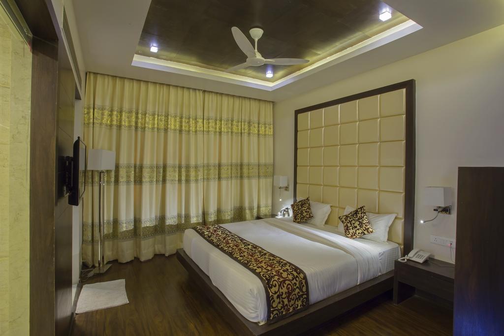 Отель Ravi Residency Morbi Номер фото