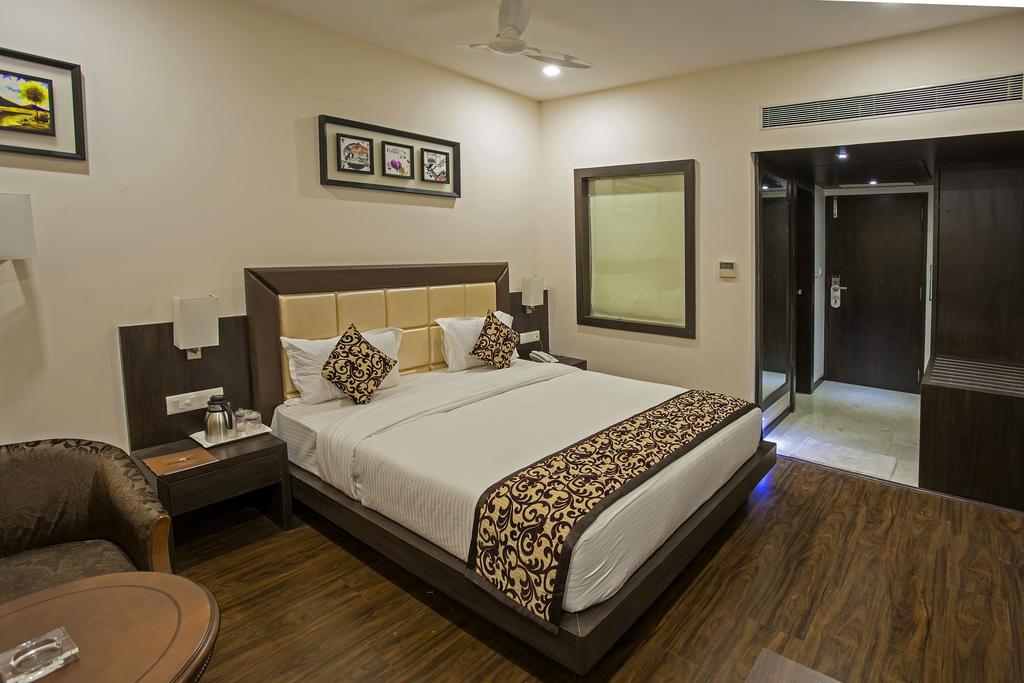Отель Ravi Residency Morbi Номер фото