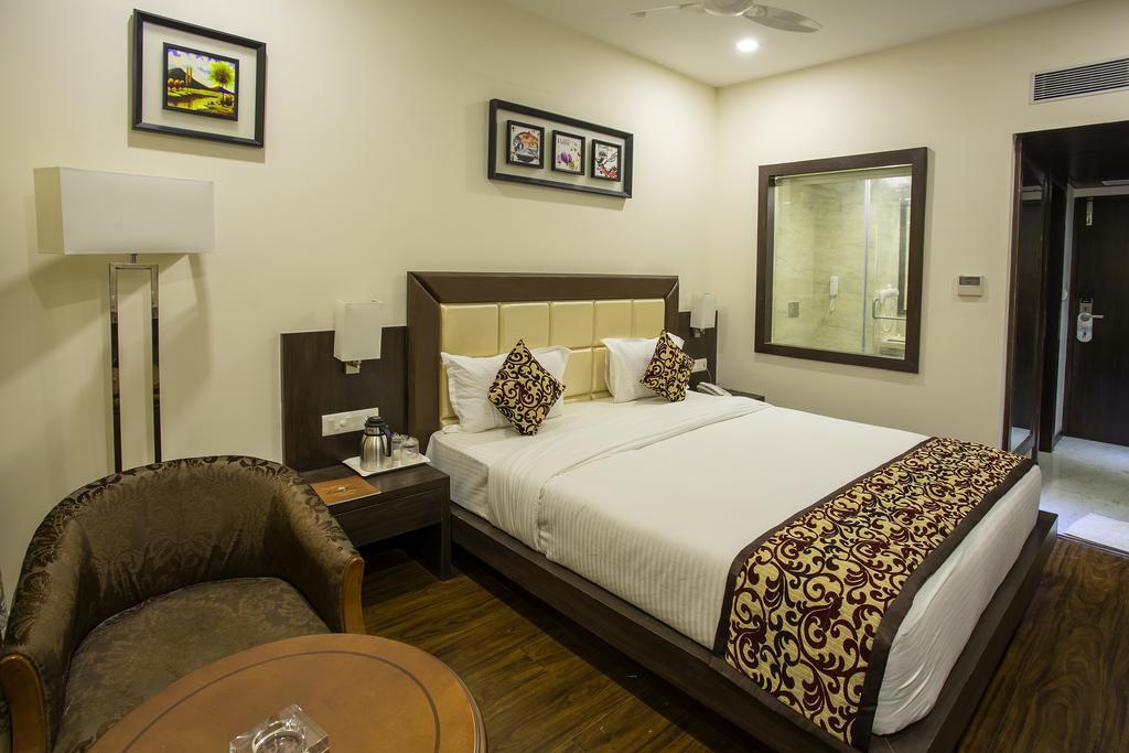 Отель Ravi Residency Morbi Номер фото