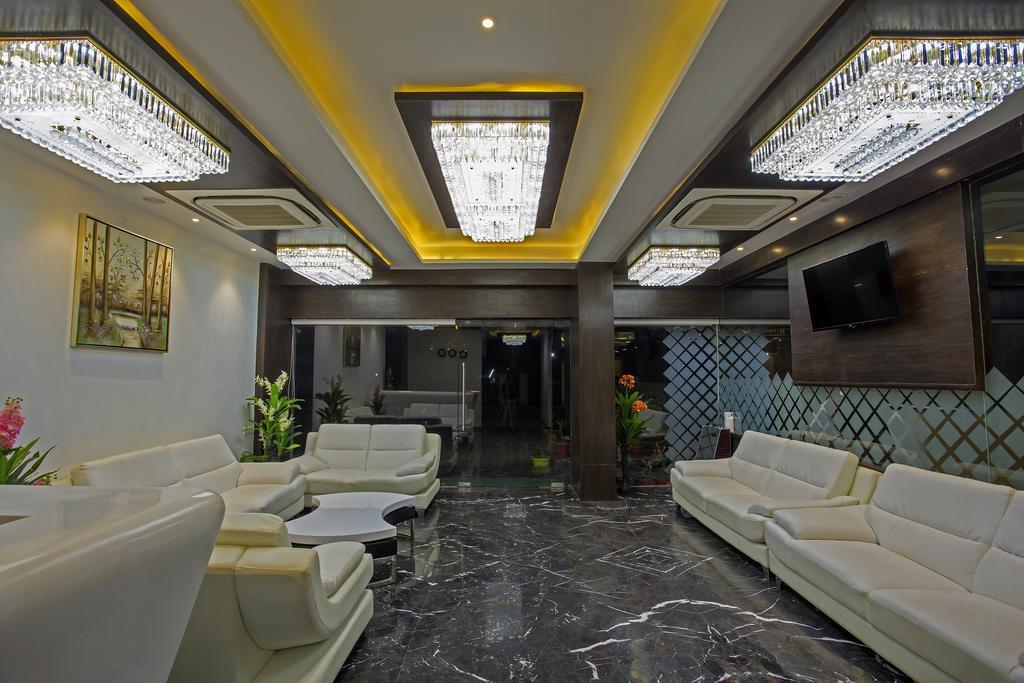 Отель Ravi Residency Morbi Экстерьер фото