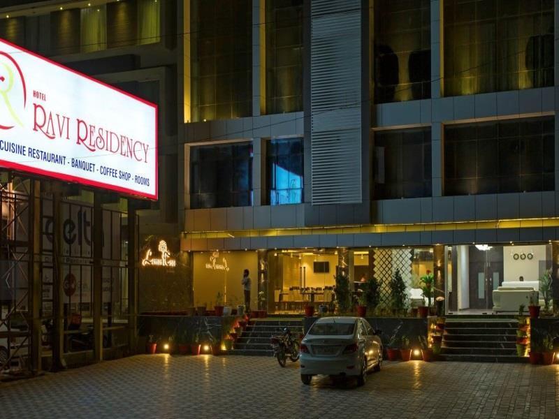 Отель Ravi Residency Morbi Экстерьер фото