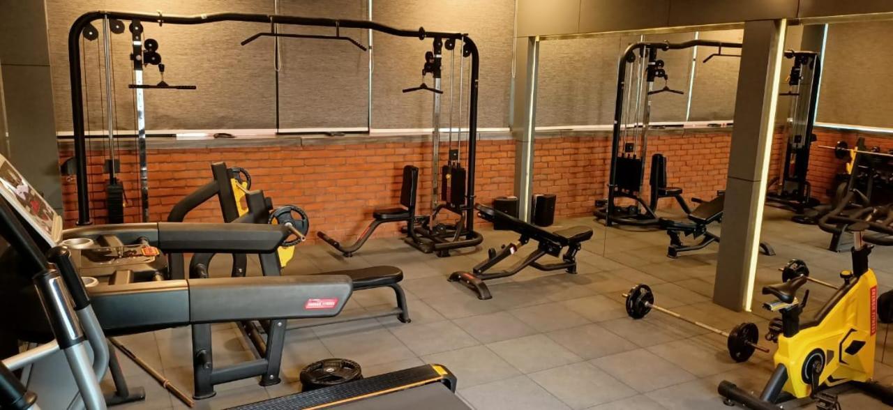 Отель Ravi Residency Morbi Экстерьер фото