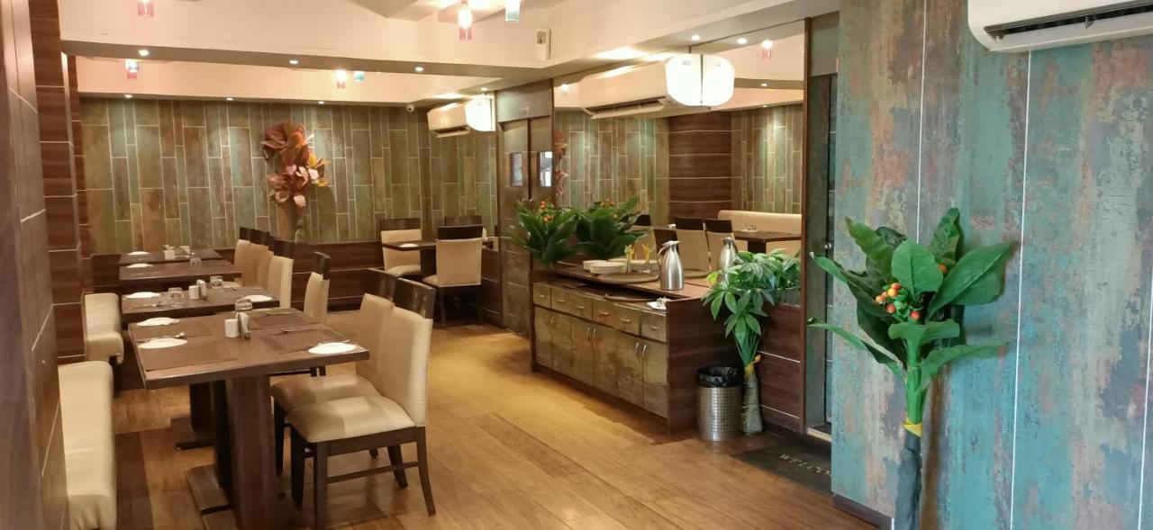 Отель Ravi Residency Morbi Экстерьер фото