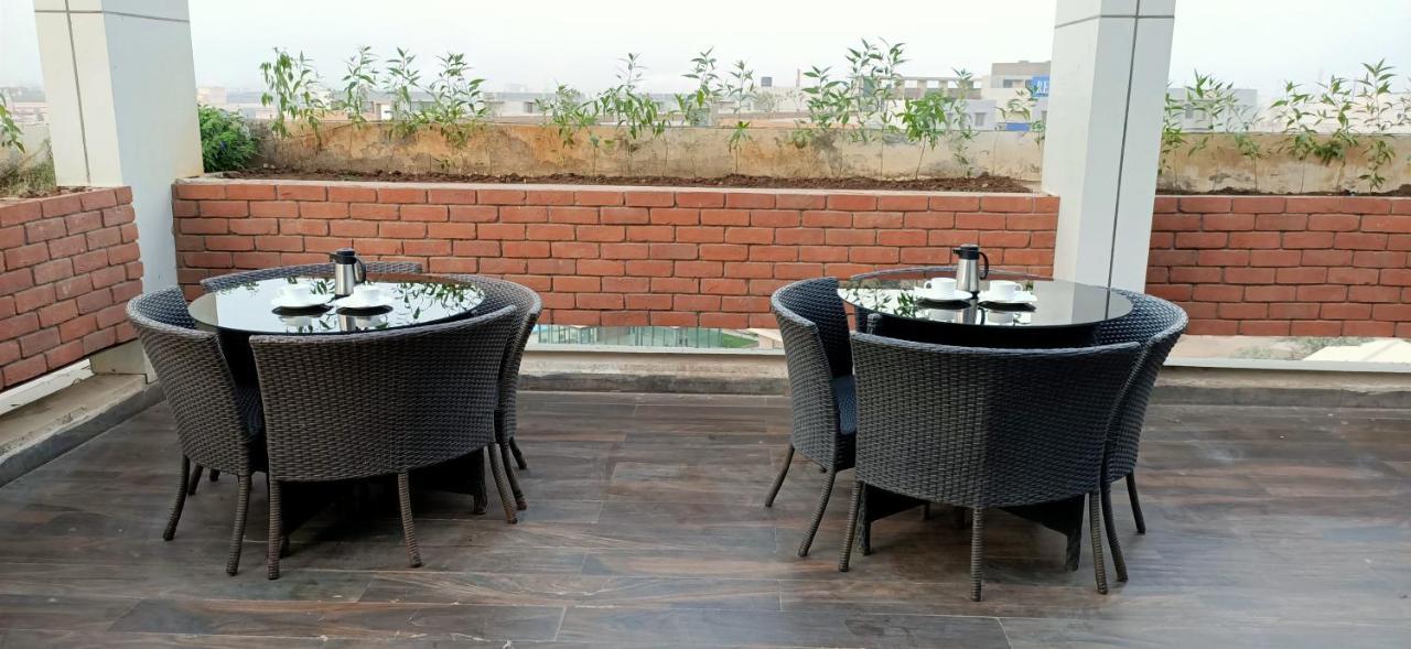 Отель Ravi Residency Morbi Экстерьер фото